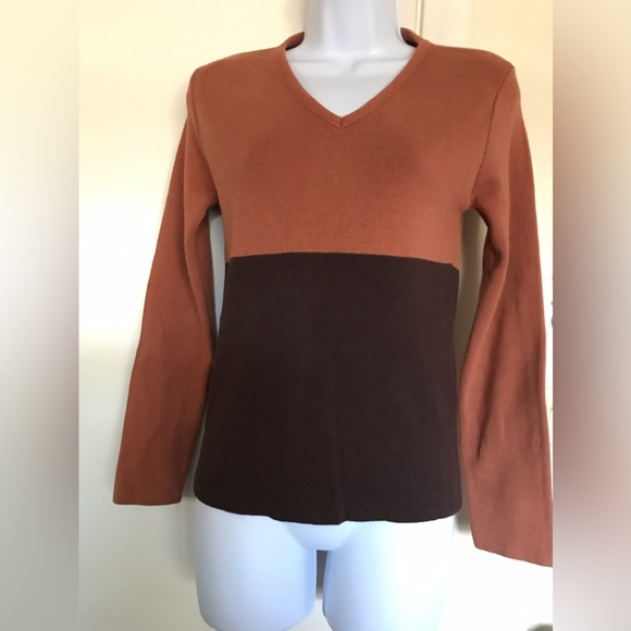 Erik Stewart , size S , women sweater , V neck , long sleeves , crochet 🧶! - Picture 3 of 16